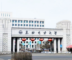 東北電力大學采購南京快色网站下载的同步熱快色下载APP和導熱儀
